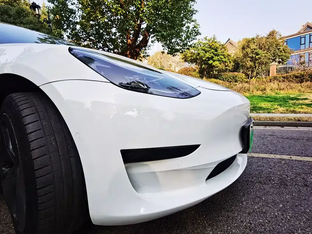 Tesla Model 3 — фото 9
