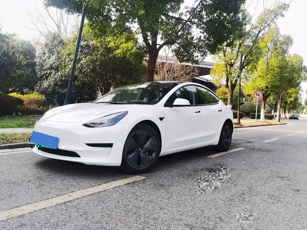 Tesla Model 3 — фото 4