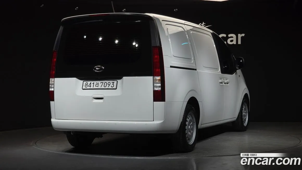 Hyundai Staria 2023 из KR, фото 2