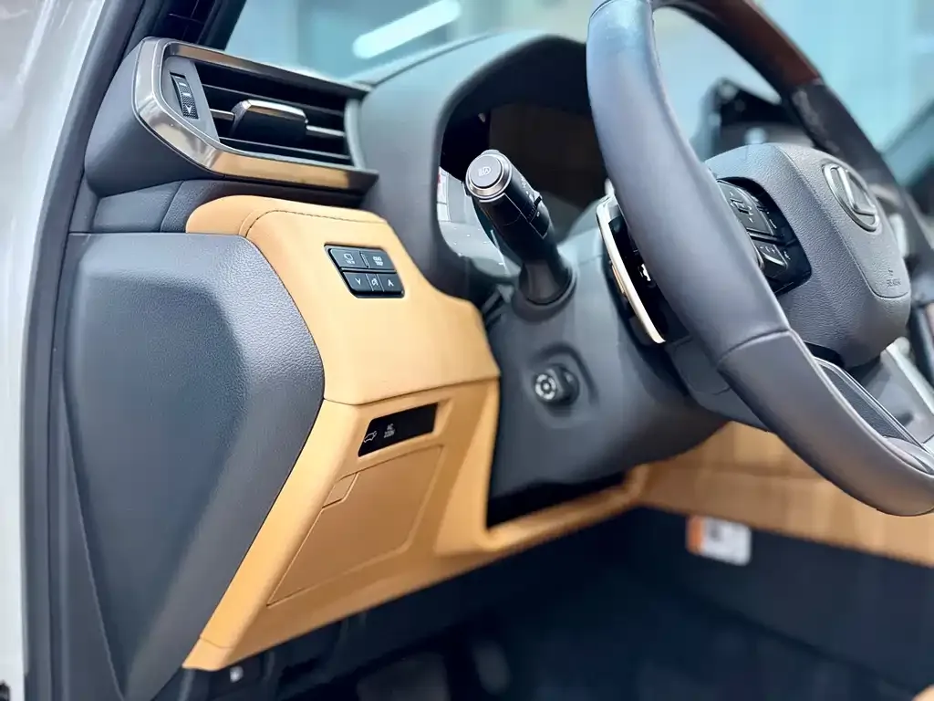 Lexus LX — фото 4
