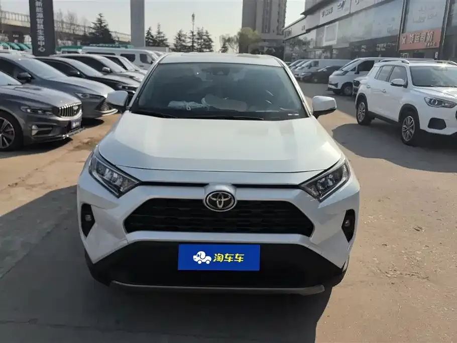Toyota RAV4 2023 из CN, фото 2