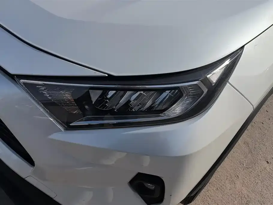 Toyota RAV4 2023 из CN, фото 5