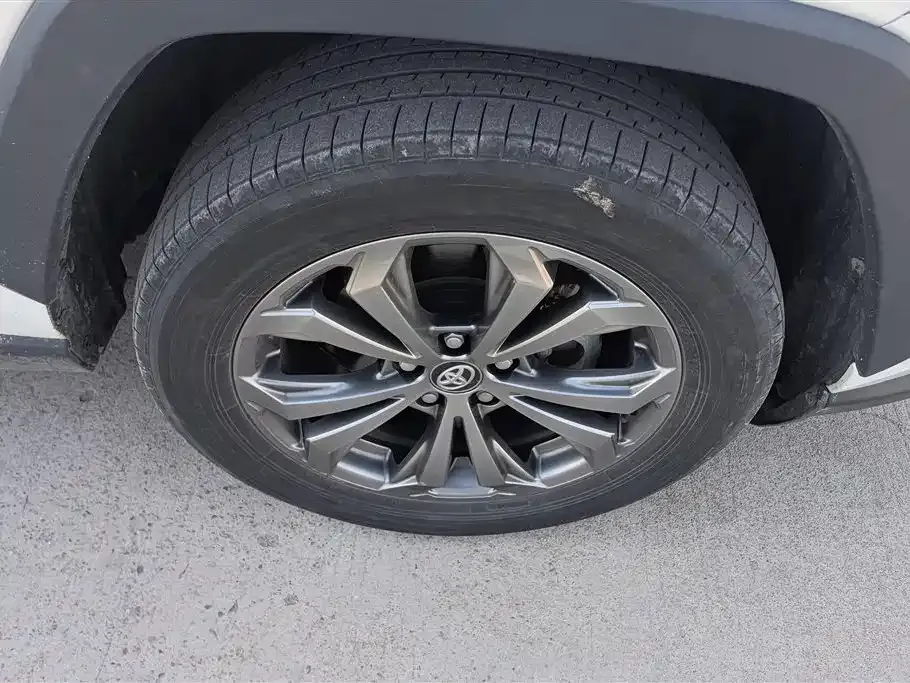 Toyota RAV4 2023 из CN, фото 9