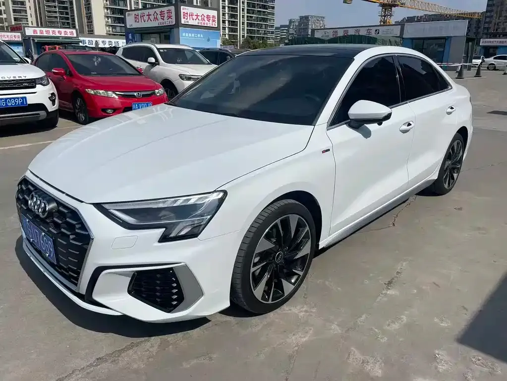 Audi A3 — фото 1