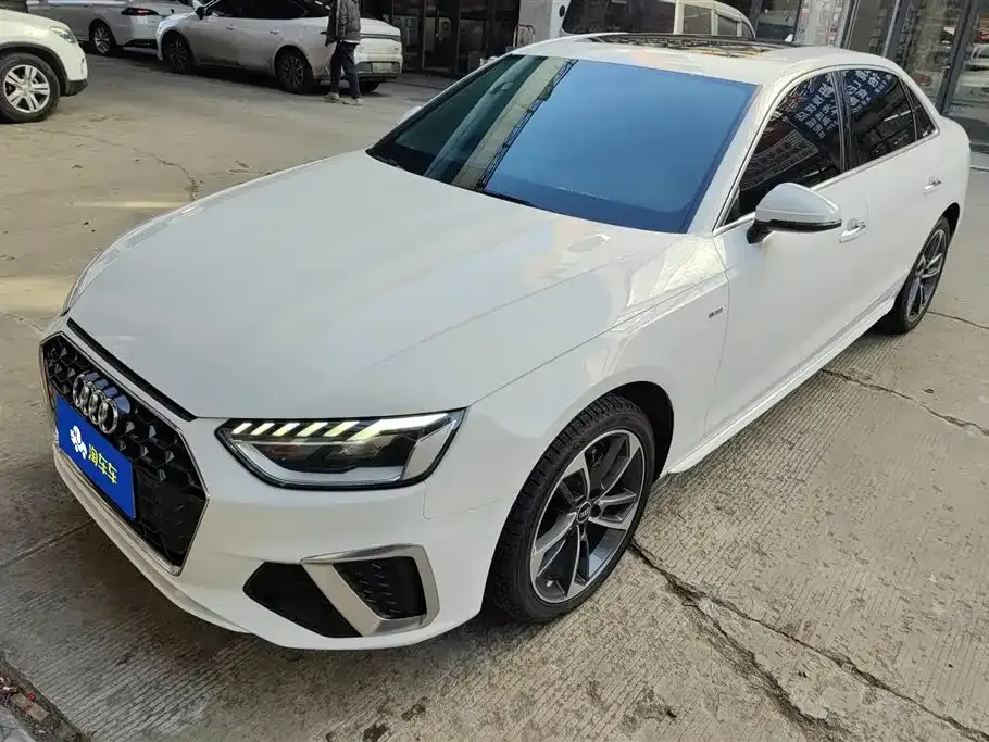 Audi A4L 2022 из CN, фото 1