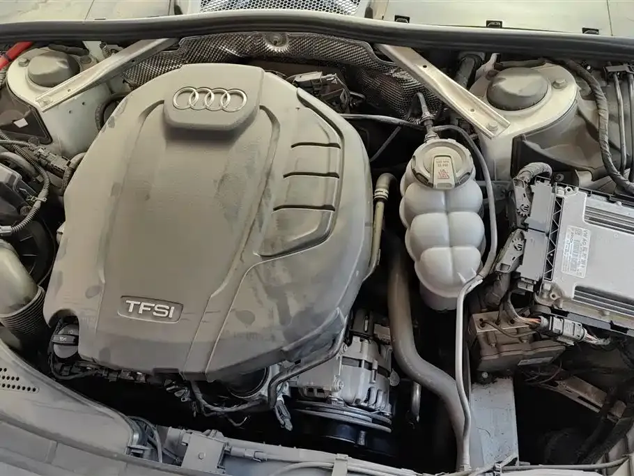 Audi A4L 2022 из CN, фото 2