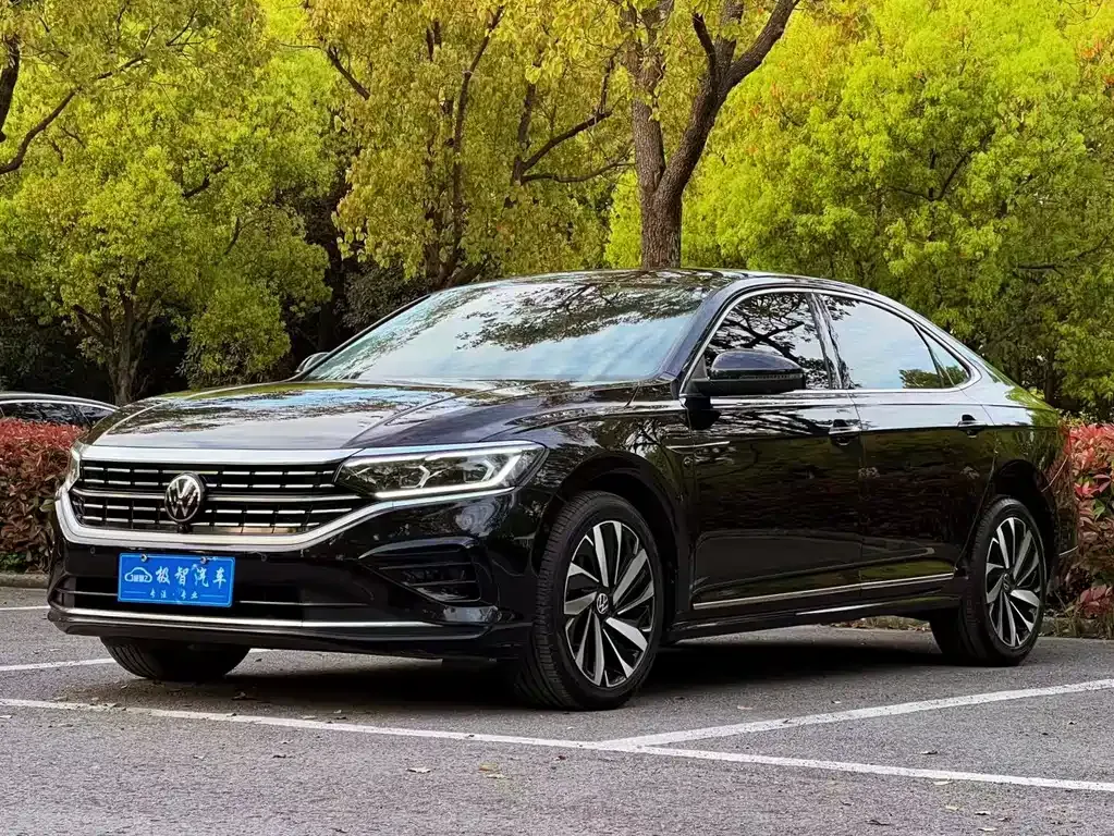 Volkswagen Passat — фото 1
