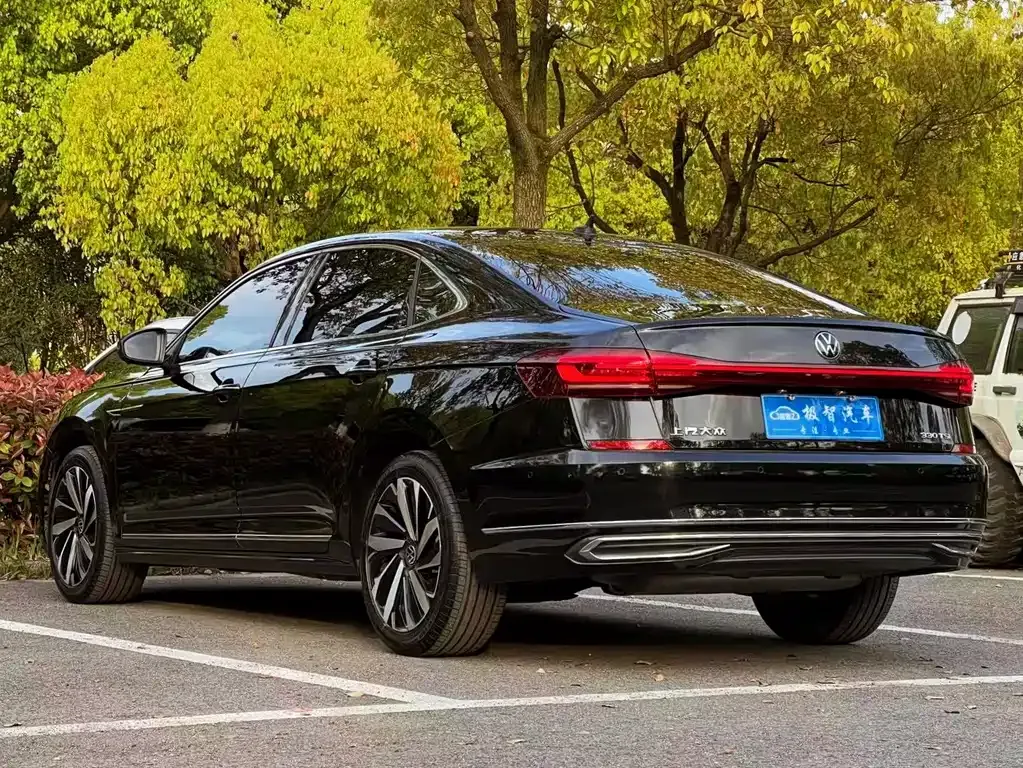 Volkswagen Passat — фото 6