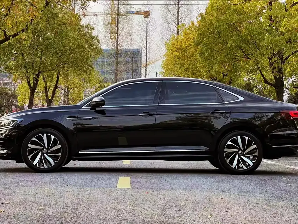 Volkswagen Passat — фото 10