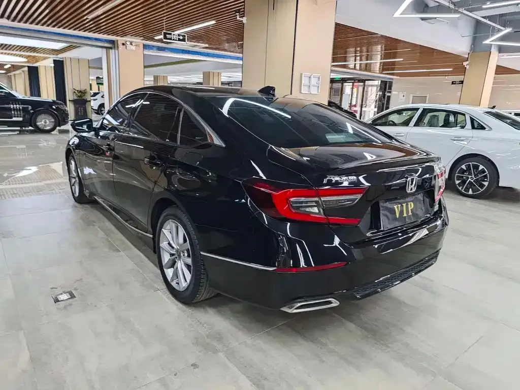 Honda Accord — фото 4