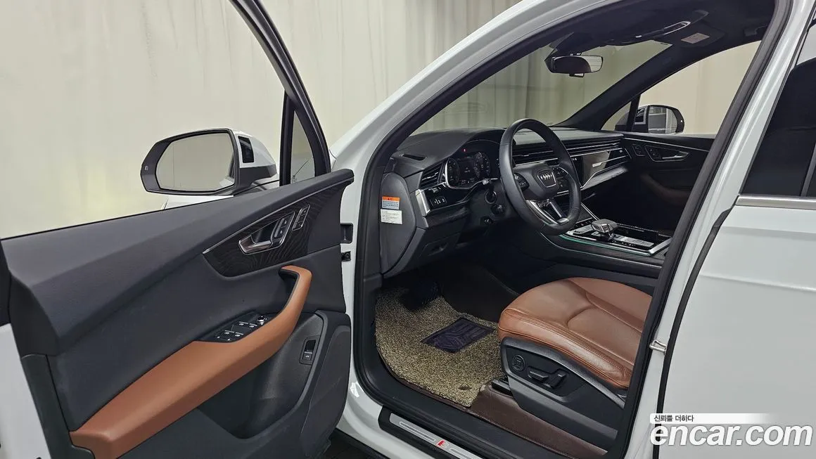Audi Q7 2021 из KR, фото 8