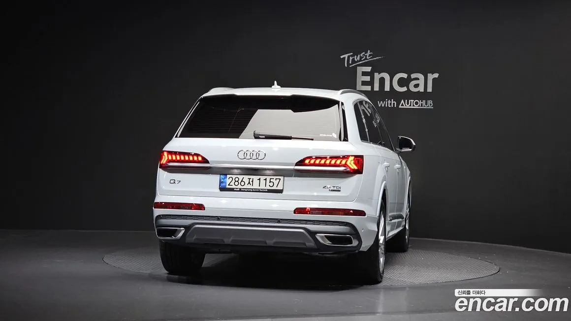 Audi Q7 2021 из KR, фото 9