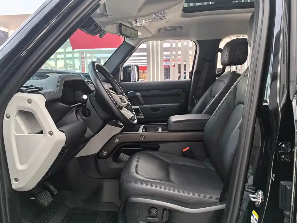 Land Rover Defender 2023 из CN, фото 3