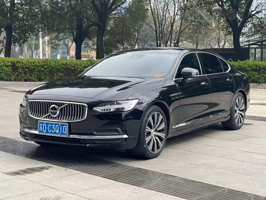 Volvo S90 — фото 1