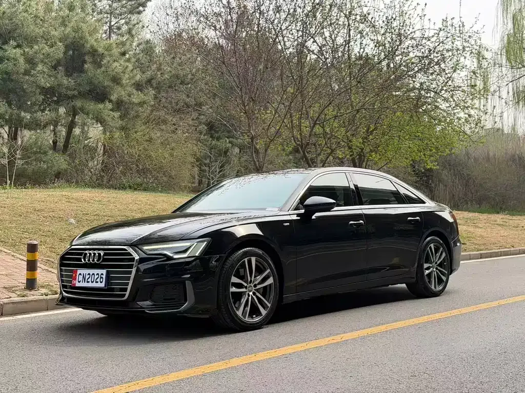 Audi A6L — фото 1
