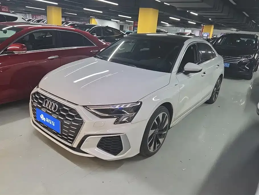 Audi A3 — фото 1