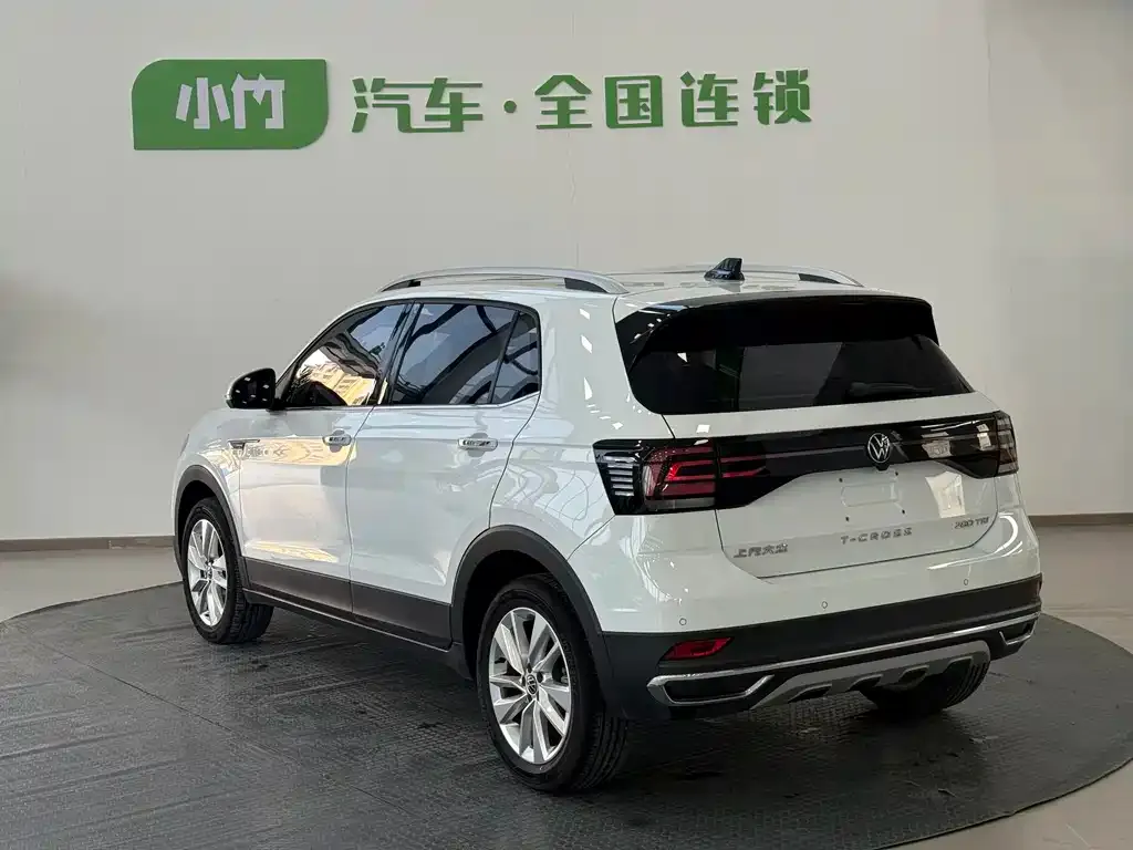 Volkswagen T-Cross — фото 10