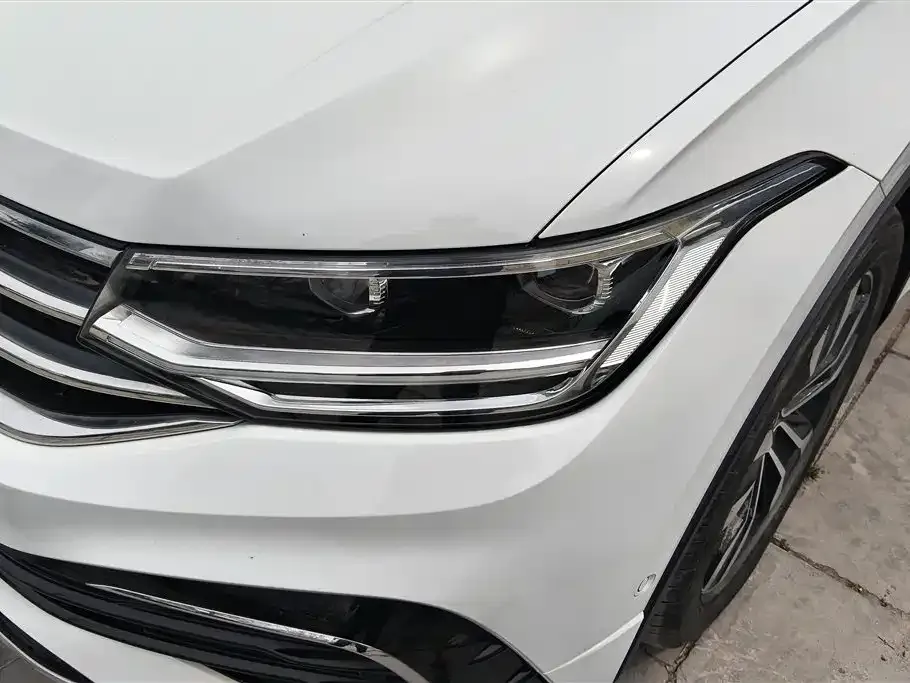 Volkswagen Tiguan L — фото 6