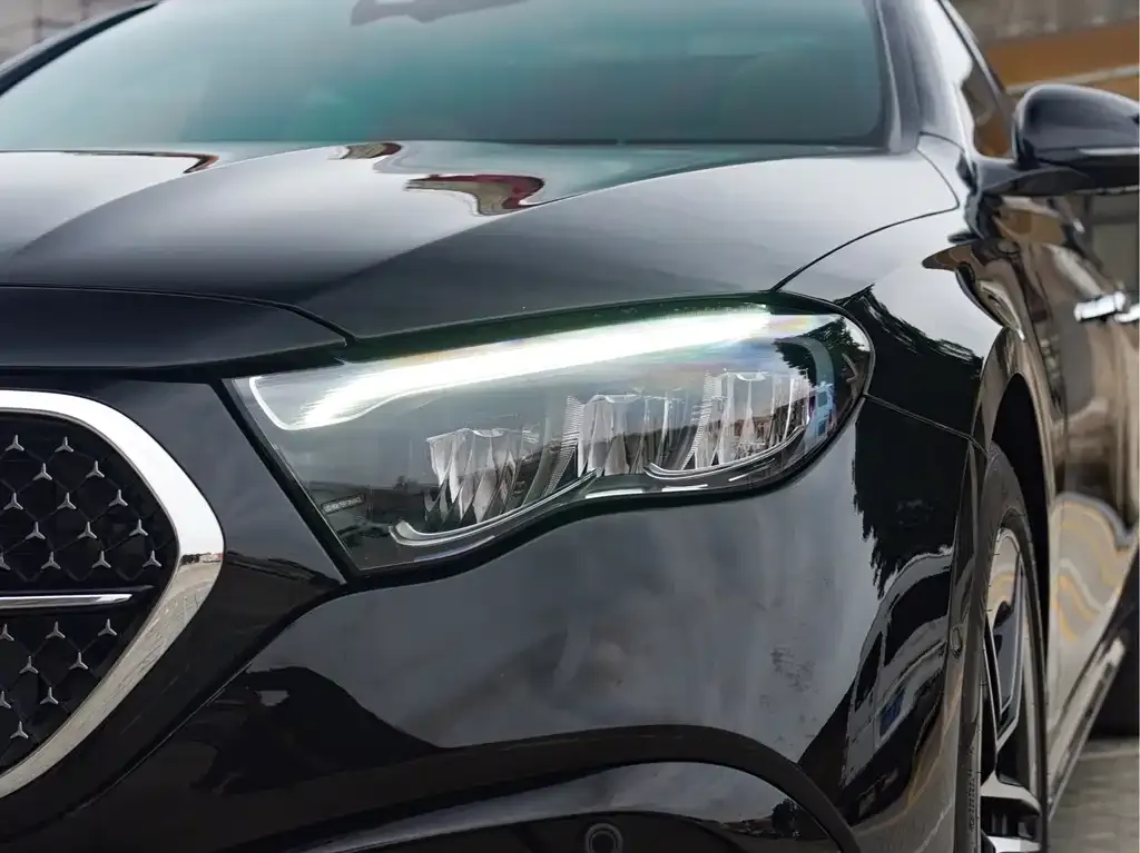 Mercedes-Benz E-Class — фото 8