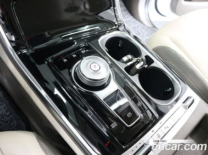 Kia Carnival — фото 10