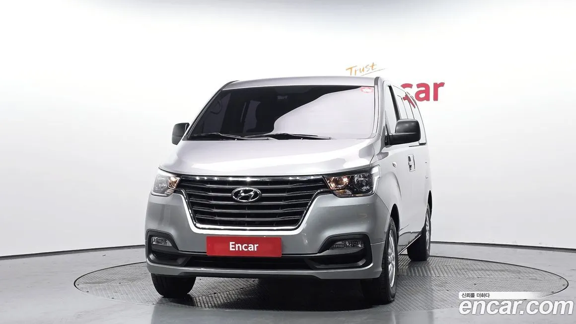 Hyundai Starex — фото 4