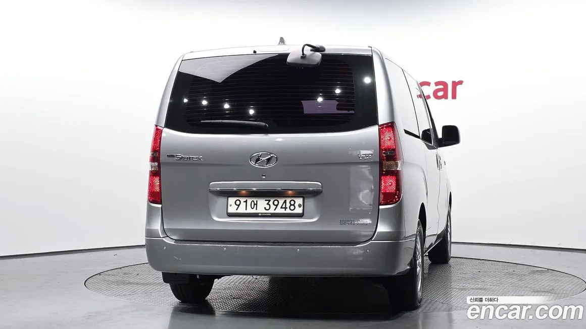 Hyundai Starex — фото 2
