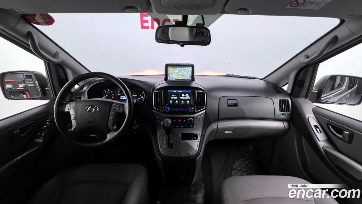 Hyundai Starex — фото 10