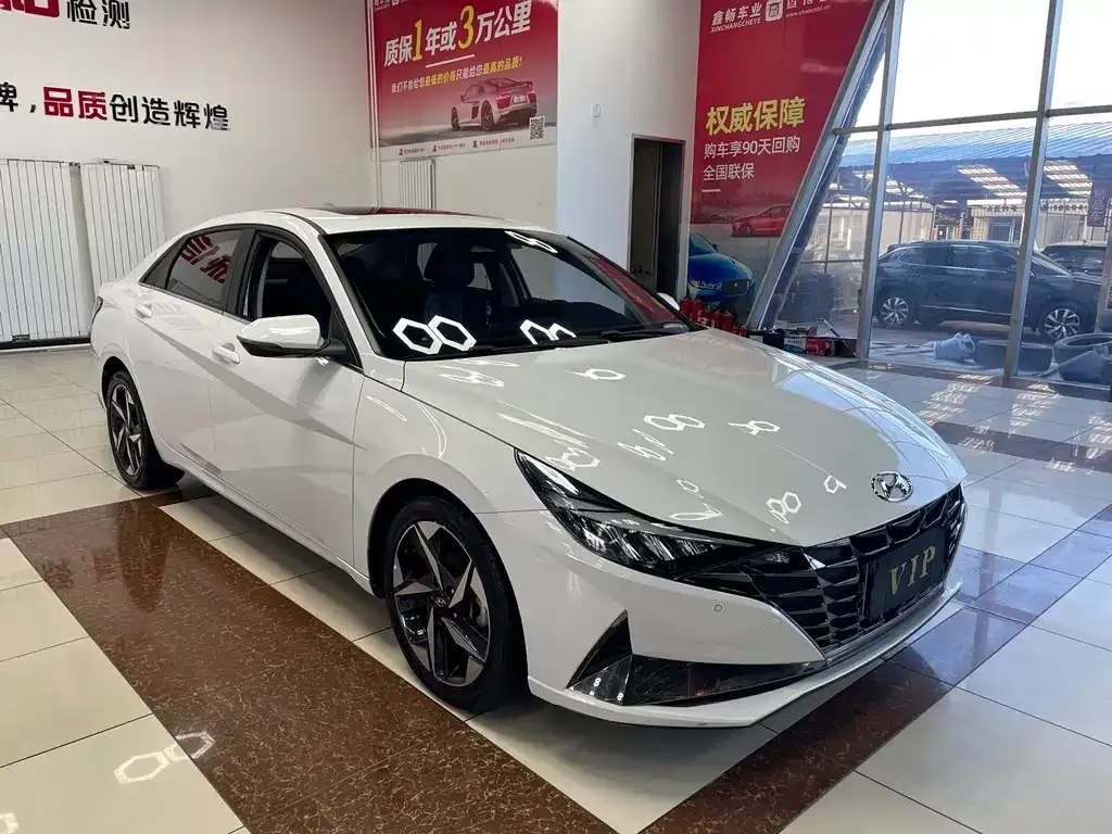 Hyundai Elantra — фото 10