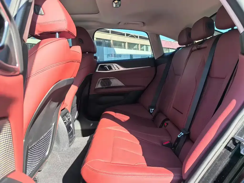 BMW 4 Series 2024 из CN, фото 8