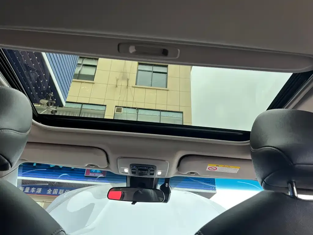 Toyota Camry 2021 из CN, фото 2