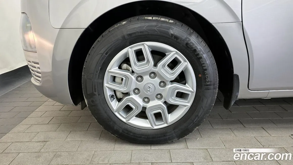 Hyundai Staria — фото 3