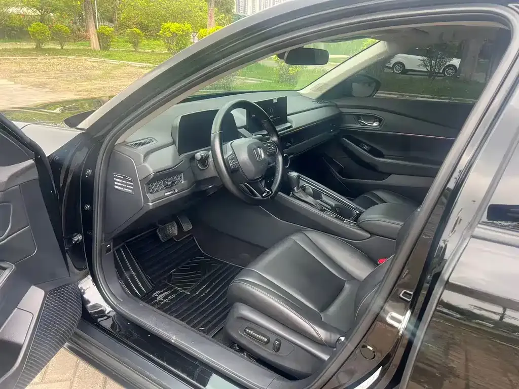 Honda Accord — фото 9