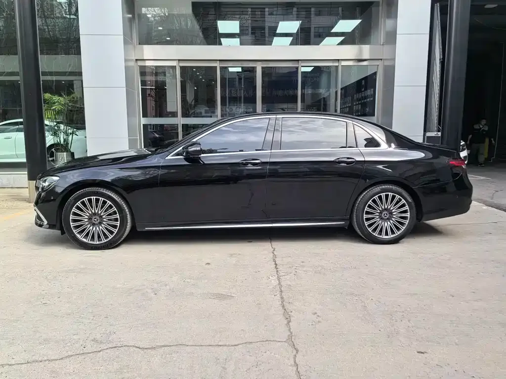 Mercedes-Benz E-Class 2023 из CN, фото 2