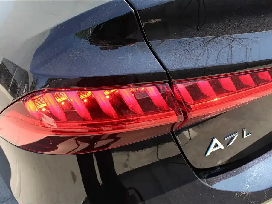 Audi A7L 2024 из CN, фото 8
