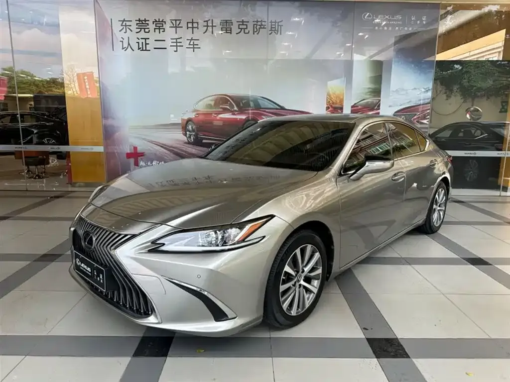 Lexus ES — фото 1