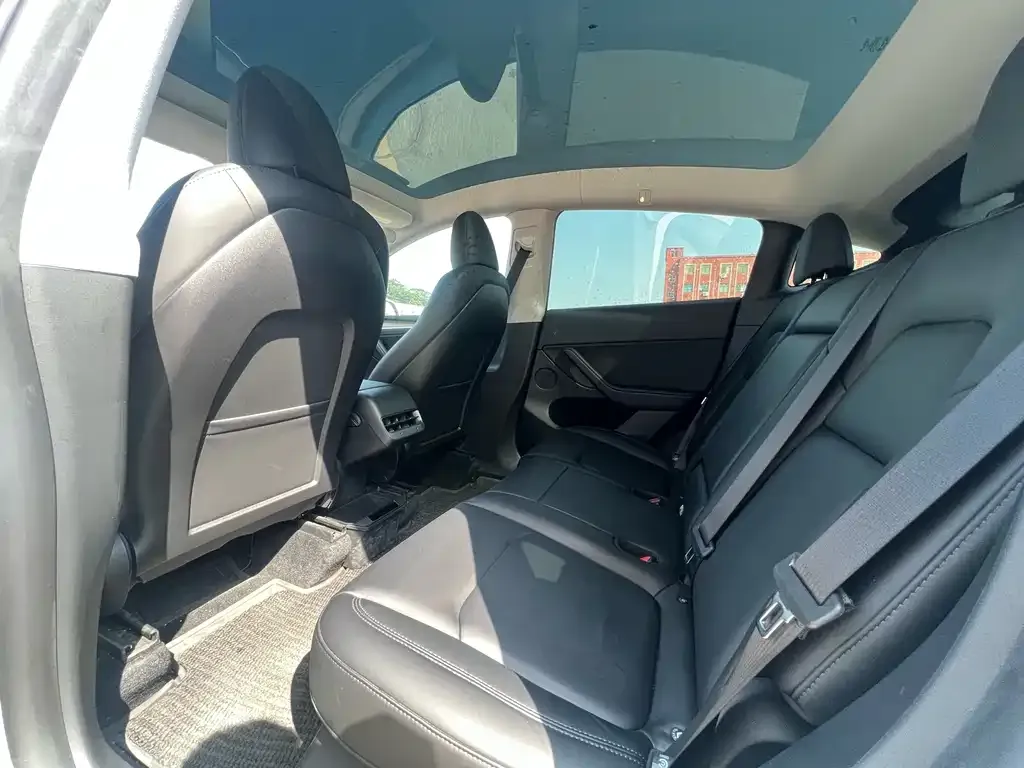 Tesla Model Y 2023 из CN, фото 2