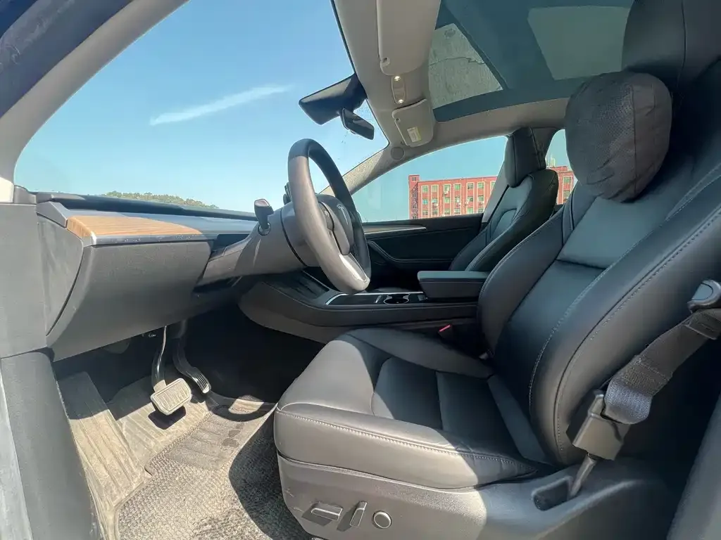 Tesla Model Y 2023 из CN, фото 8