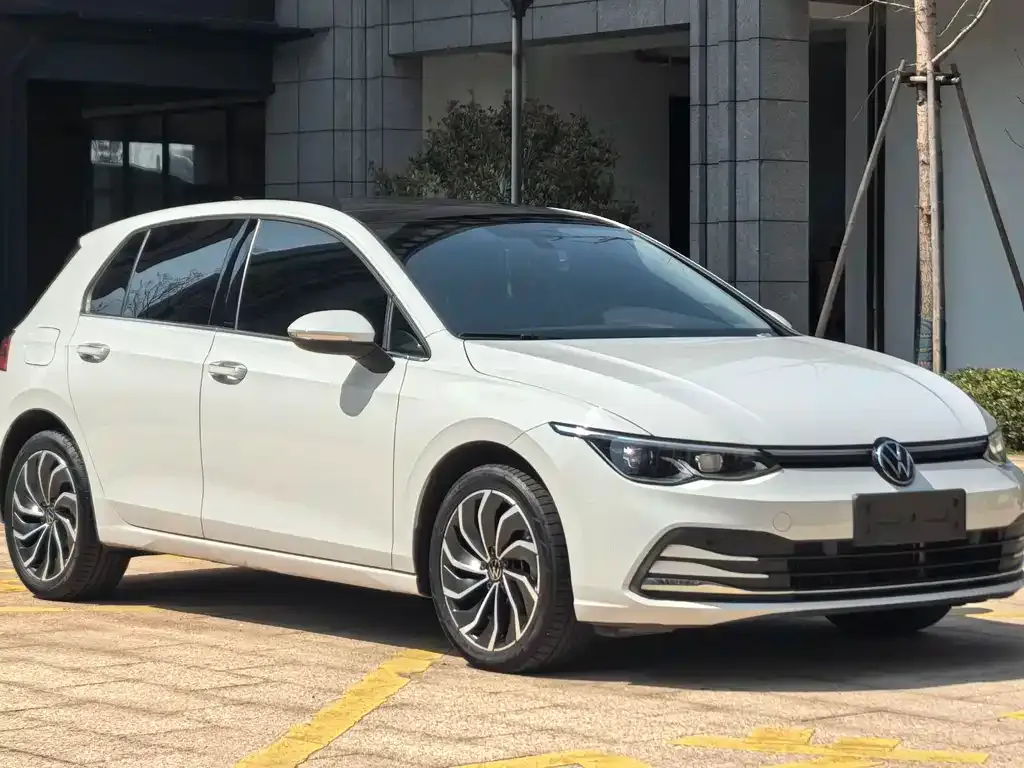 Volkswagen Golf 2023 из CN, фото 3