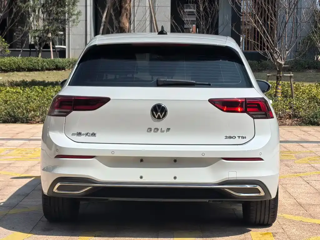 Volkswagen Golf 2023 из CN, фото 4
