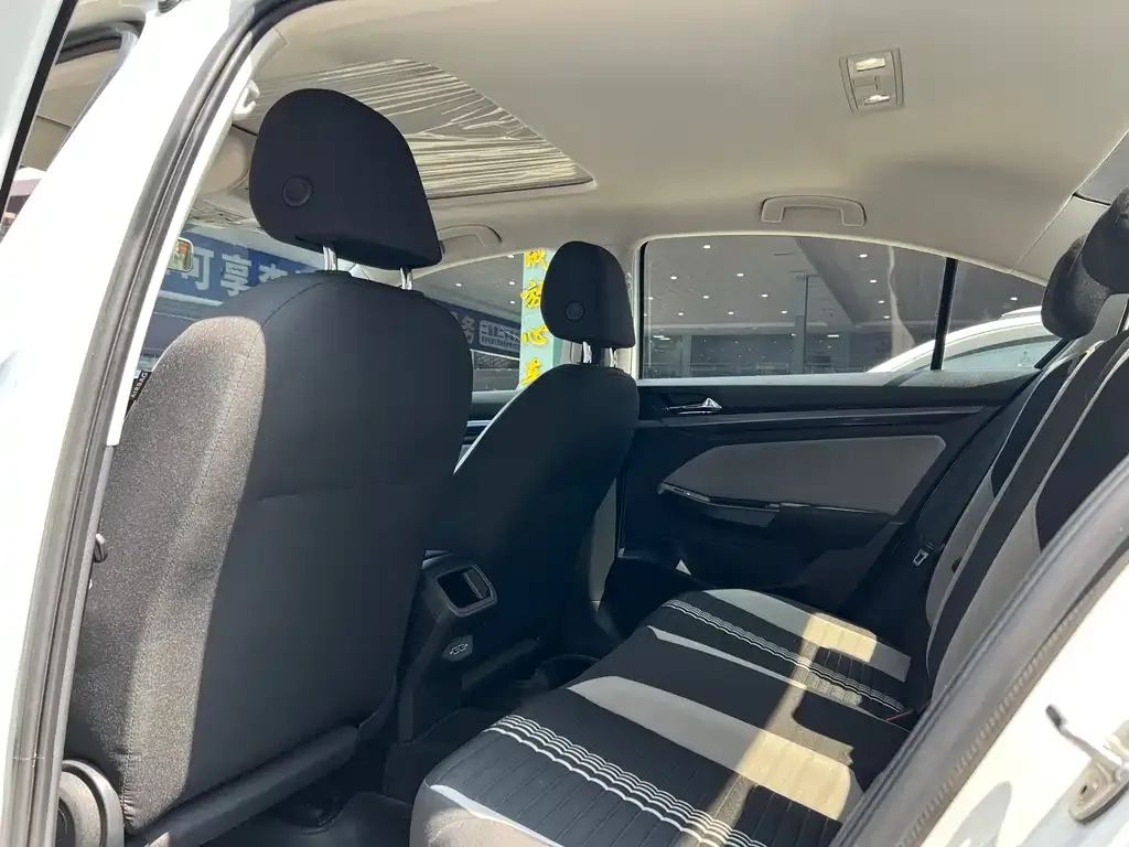 Volkswagen Bora 2023 из CN, фото 10