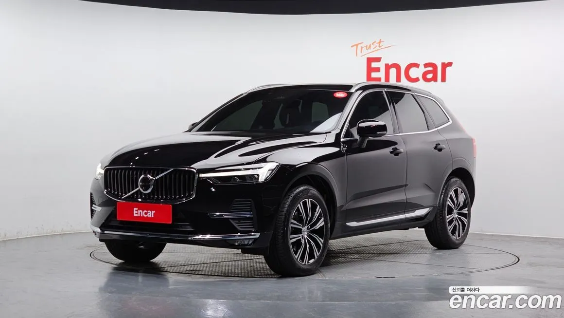 Volvo XC60 — фото 1