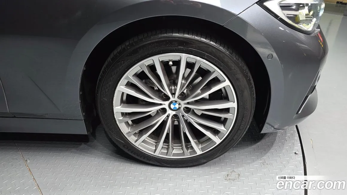 BMW 3-Series 2022 из KR, фото 9