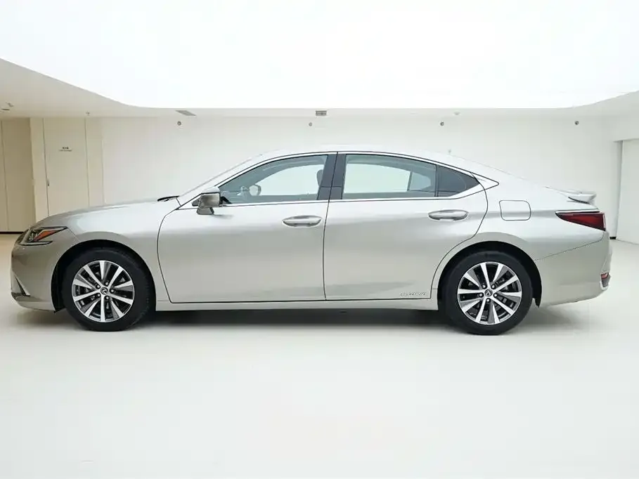 Lexus ES — фото 2