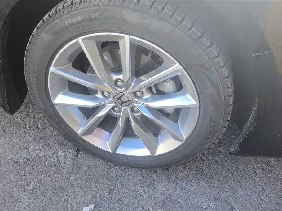 Honda Accord — фото 10