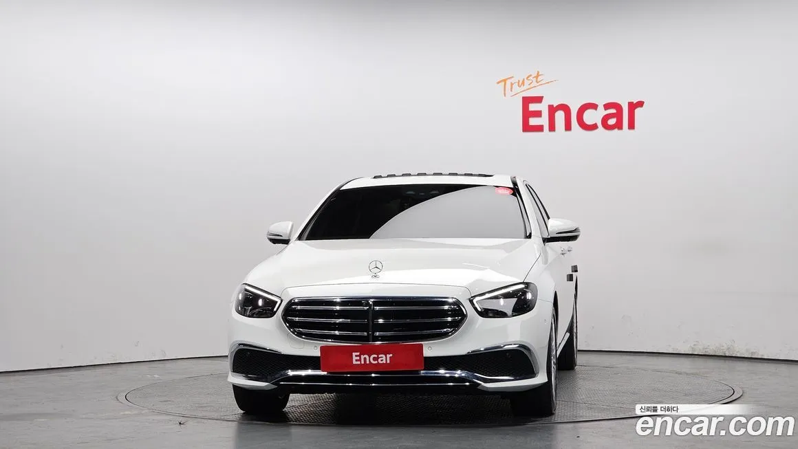 Mercedes-Benz E-Class — фото 10