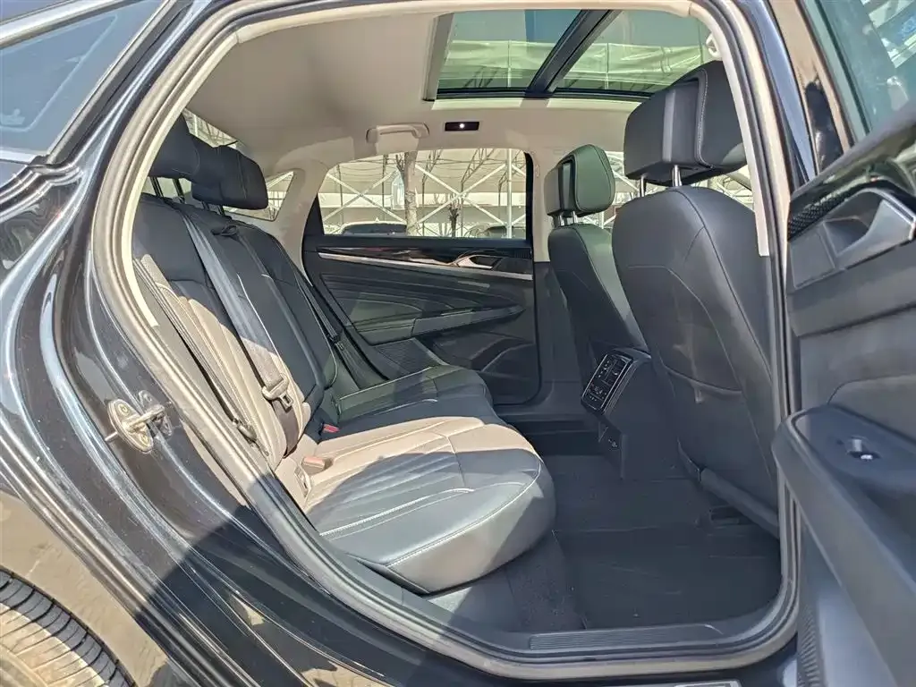 Volkswagen Passat — фото 2