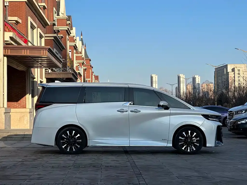 Toyota Vellfire 2024 из CN, фото 5