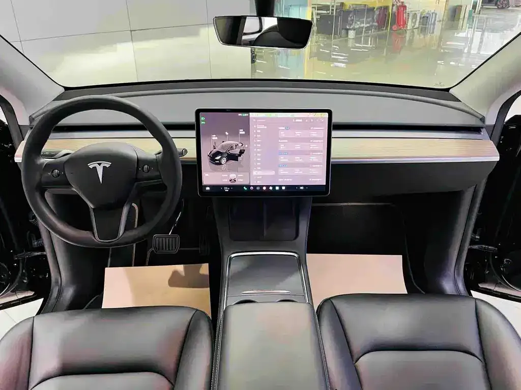 Tesla Model Y — фото 7