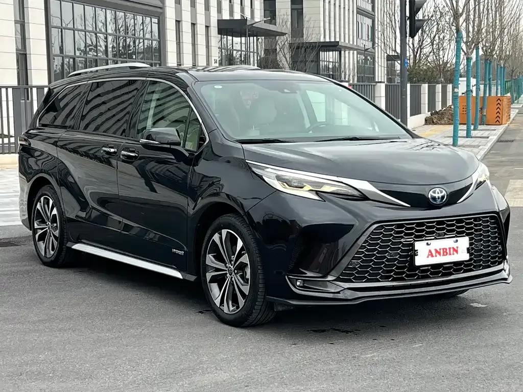 Toyota Granvia — фото 3
