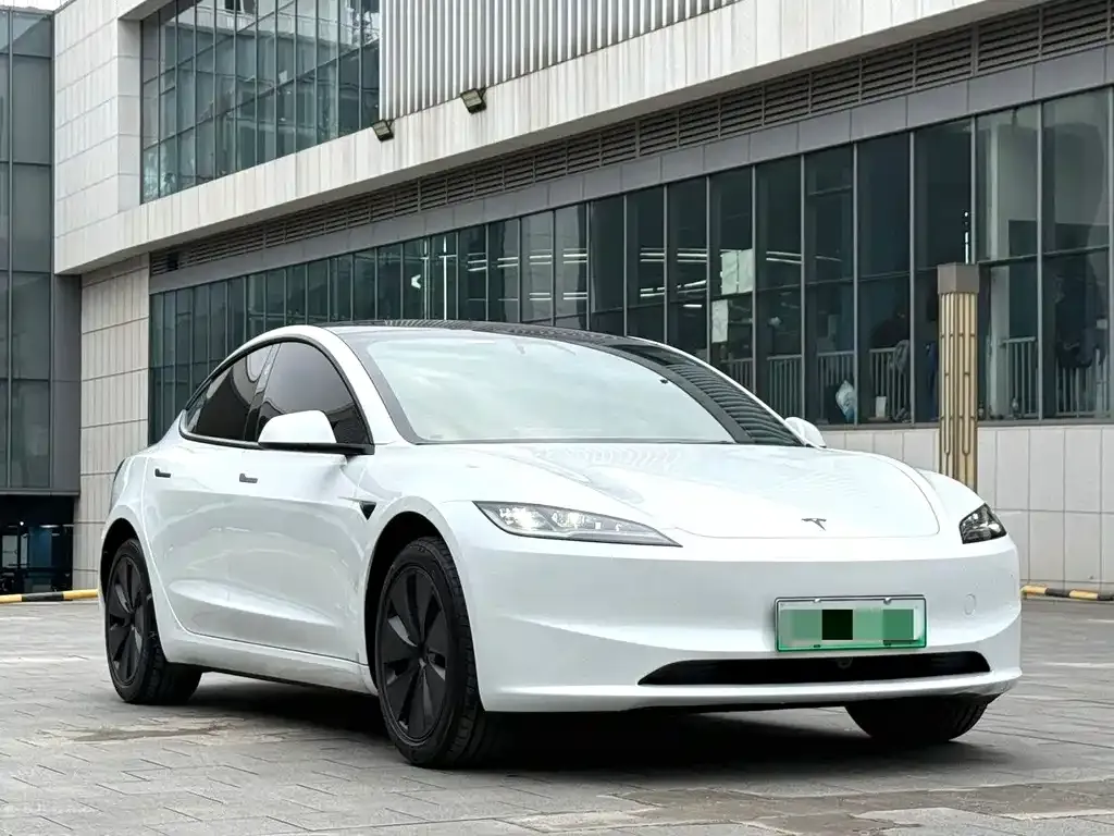 Tesla Model 3 — фото 7
